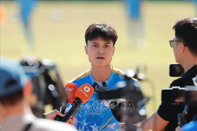 SEA Games 33: U22 Việt Nam tập luyện, chuẩn bị cho trận đấu quan trọng gặp U22 Malaysia- Ảnh 11. SEA Games 33: U22 Việt Nam tập luyện, chuẩn bị cho trận đấu quan trọng gặp U22 Malaysia- Ảnh 11.