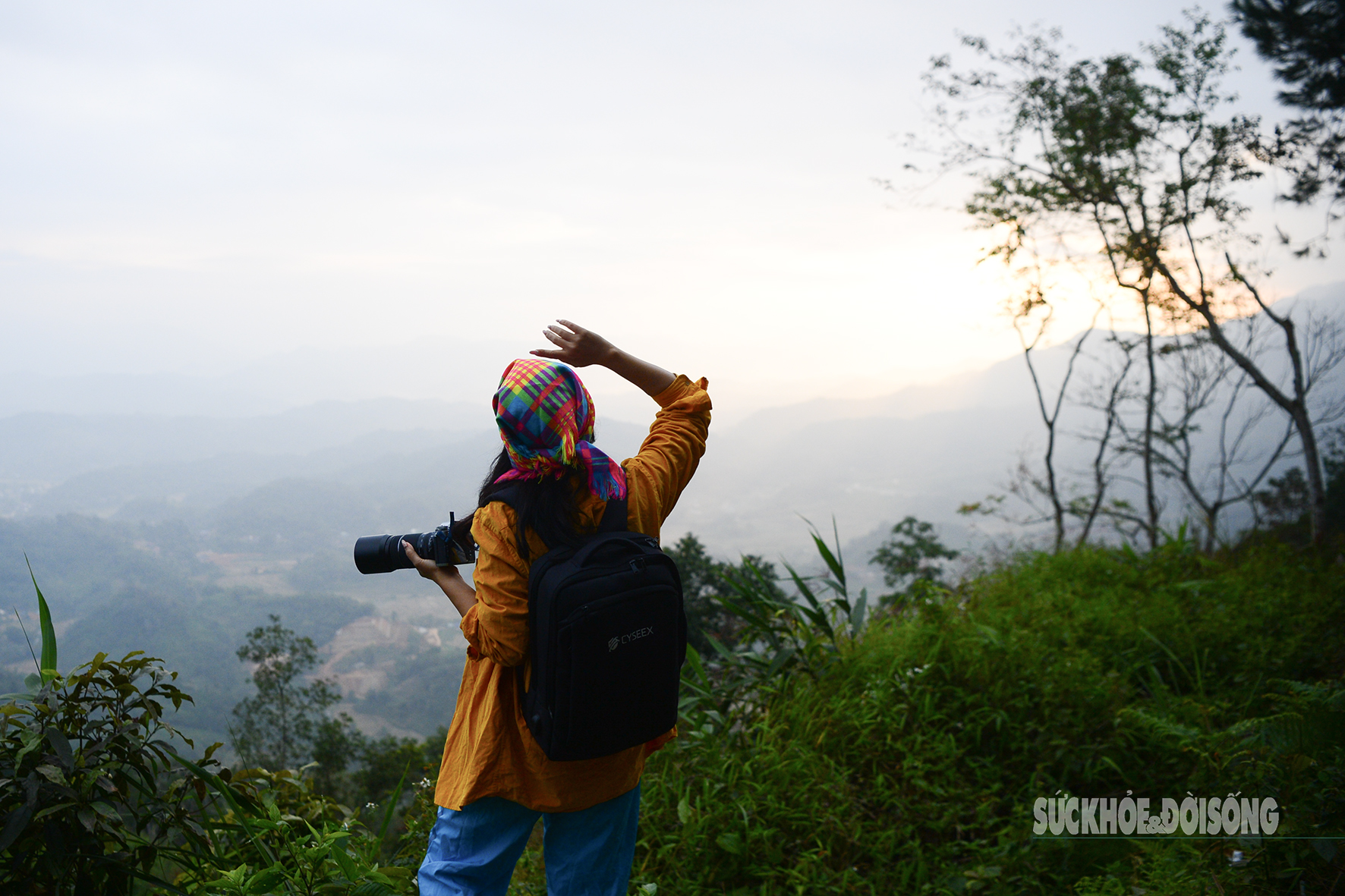 Theo chân giới trẻ lên Đồn Đèn đón bình minh và săn biển mây tuyệt đẹp- Ảnh 11. Theo chân giới trẻ lên Đồn Đèn đón bình minh và săn biển mây tuyệt đẹp- Ảnh 11.