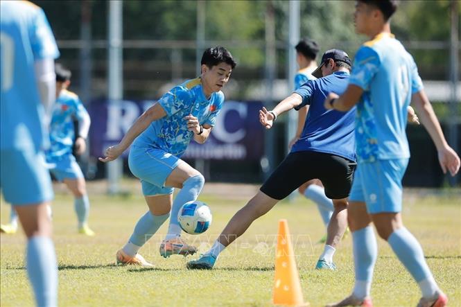 SEA Games 33: U22 Việt Nam tập luyện, chuẩn bị cho trận đấu quan trọng gặp U22 Malaysia- Ảnh 7. SEA Games 33: U22 Việt Nam tập luyện, chuẩn bị cho trận đấu quan trọng gặp U22 Malaysia- Ảnh 7.