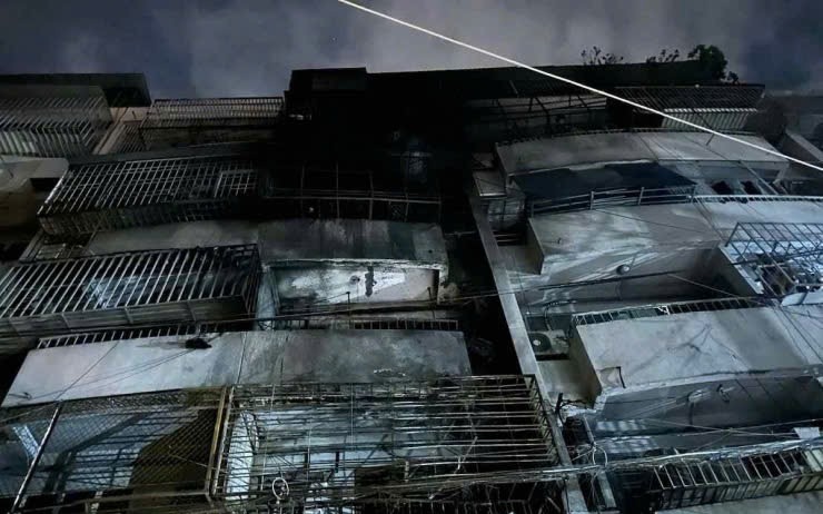 Cháy kèm tiếng nổ trên phố Lò Đúc, một phụ nữ bị thương- Ảnh 1. Cháy kèm tiếng nổ trên phố Lò Đúc, một phụ nữ bị thương- Ảnh 1.