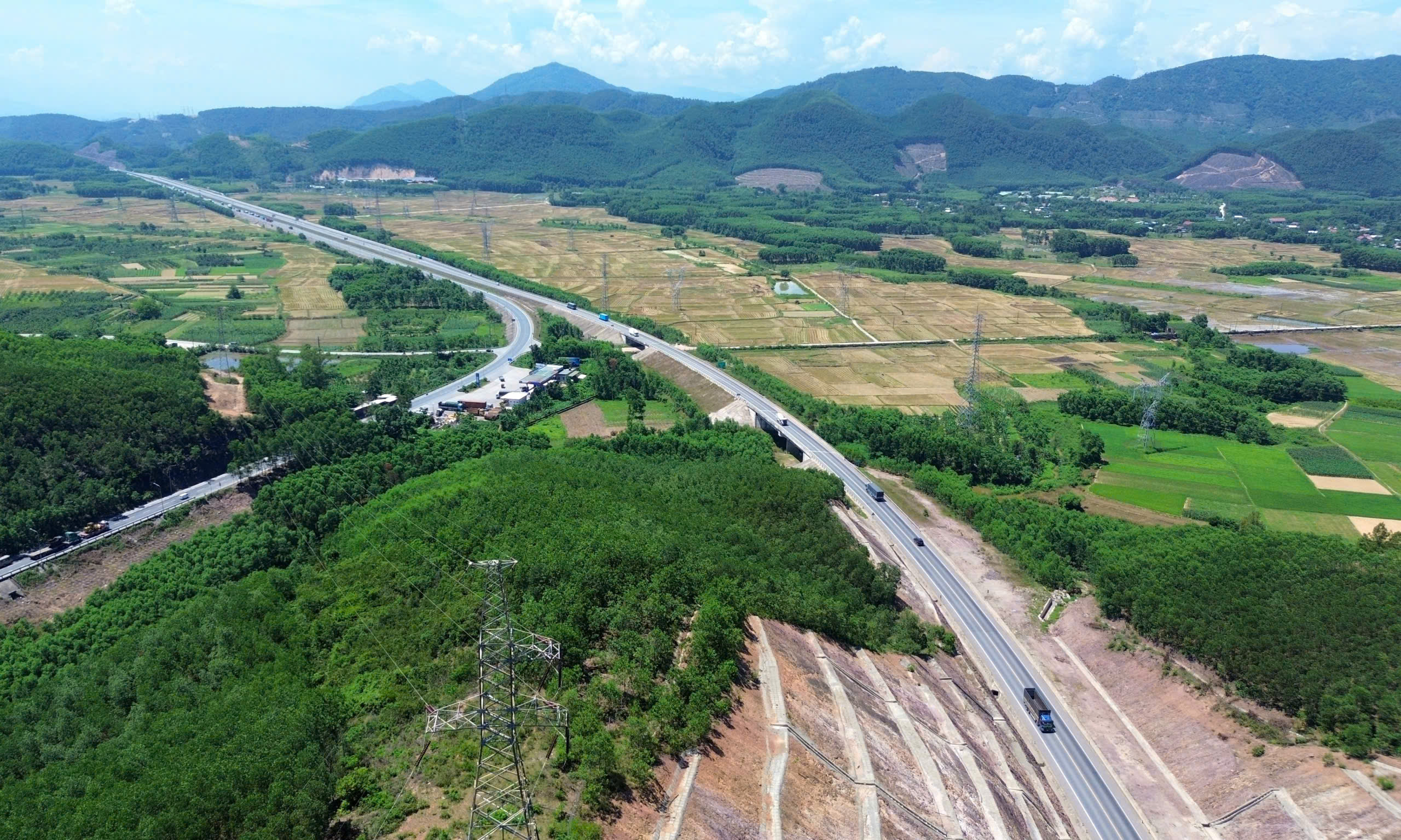 Toàn cảnh cao tốc Cam Lộ - La Sơn trước thời điểm thi công mở rộng- Ảnh 8. Toàn cảnh cao tốc Cam Lộ - La Sơn trước thời điểm thi công mở rộng- Ảnh 8.