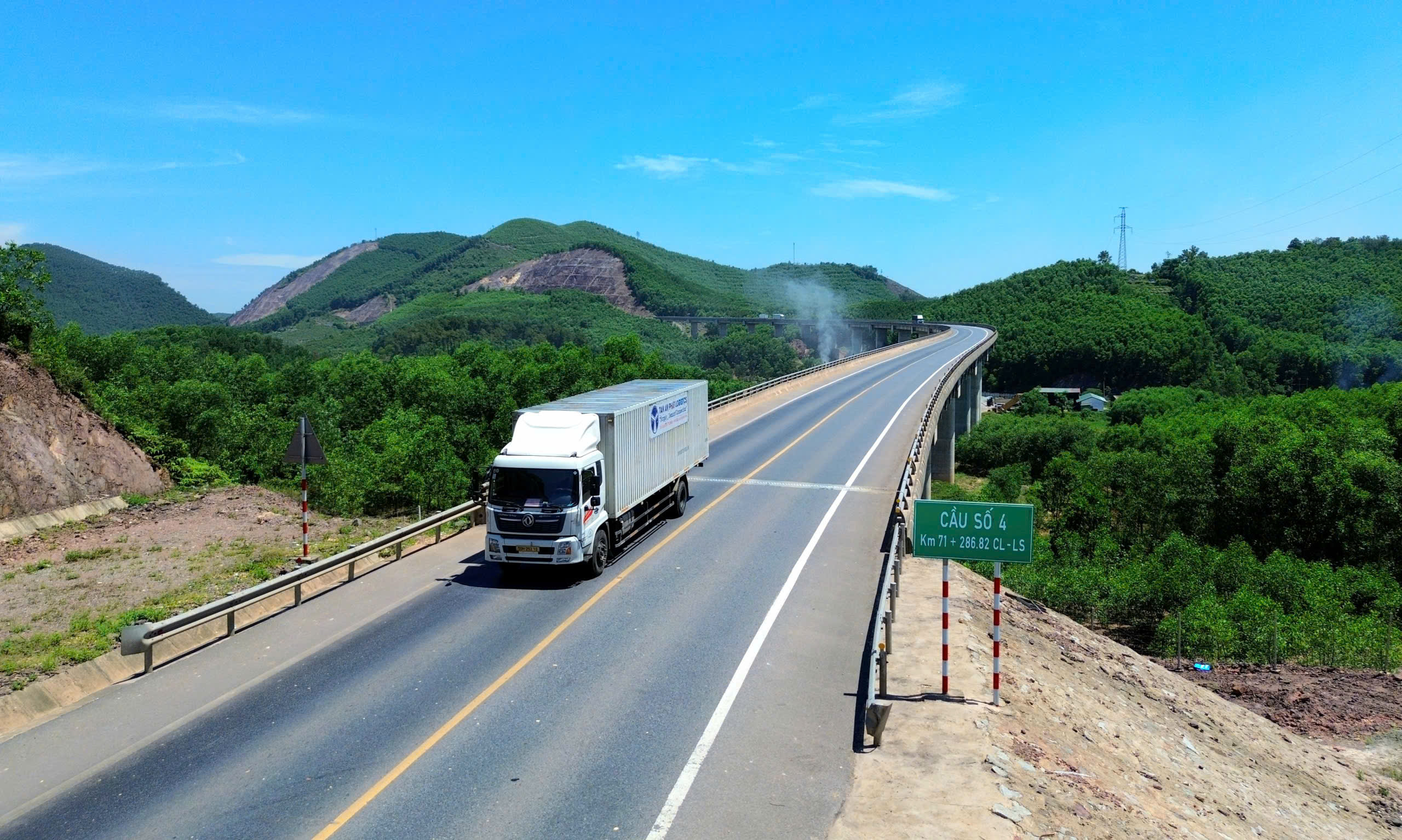 Toàn cảnh cao tốc Cam Lộ - La Sơn trước thời điểm thi công mở rộng- Ảnh 7. Toàn cảnh cao tốc Cam Lộ - La Sơn trước thời điểm thi công mở rộng- Ảnh 7.