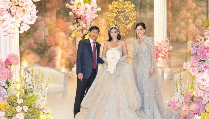 Cận cảnh nhan sắc 'đỉnh chóp' của cô dâu Tiên Nguyễn trong ngày trọng đại- Ảnh 4. Cận cảnh nhan sắc 'đỉnh chóp' của cô dâu Tiên Nguyễn trong ngày trọng đại- Ảnh 4.