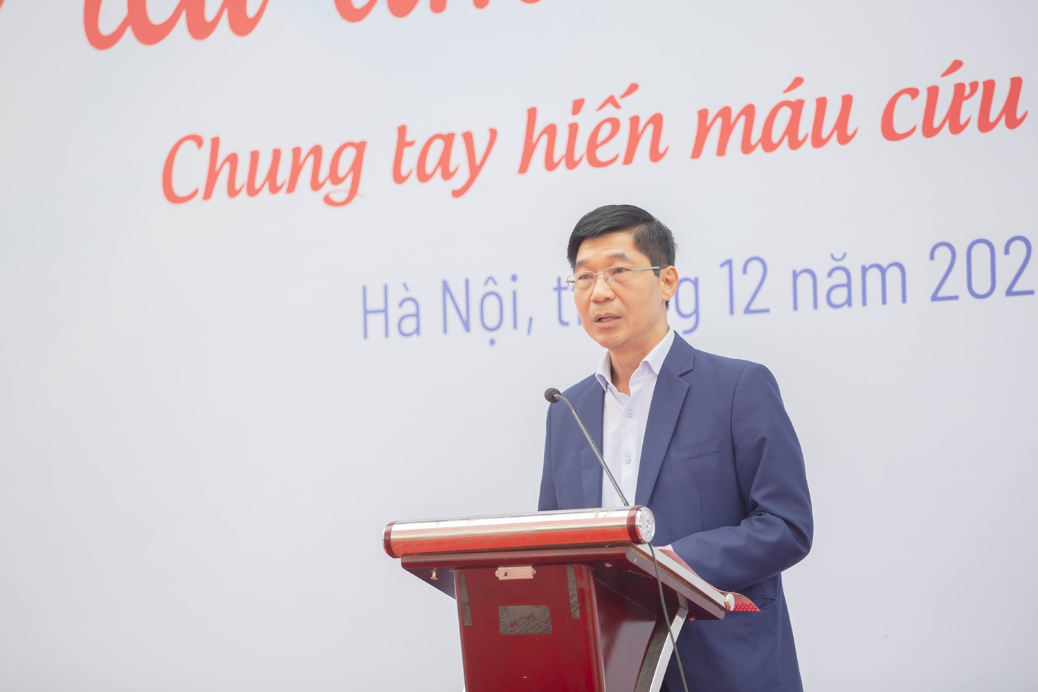 Hàng nghìn 'trái tim tình nguyện' hiến máu để đảm bảo nguồn máu cho điều trị cuối năm- Ảnh 1. Hàng nghìn 'trái tim tình nguyện' hiến máu để đảm bảo nguồn máu cho điều trị cuối năm- Ảnh 1.