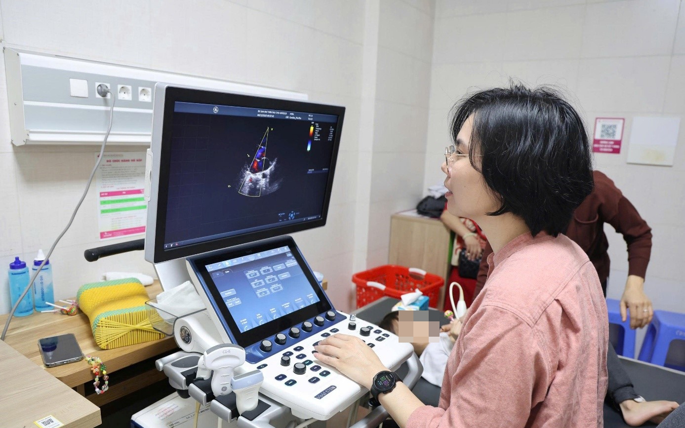 Hơn 300 trẻ được khám sàng lọc tim bẩm sinh miễn phí tại Bệnh viện Sản Nhi tỉnh Phú Thọ