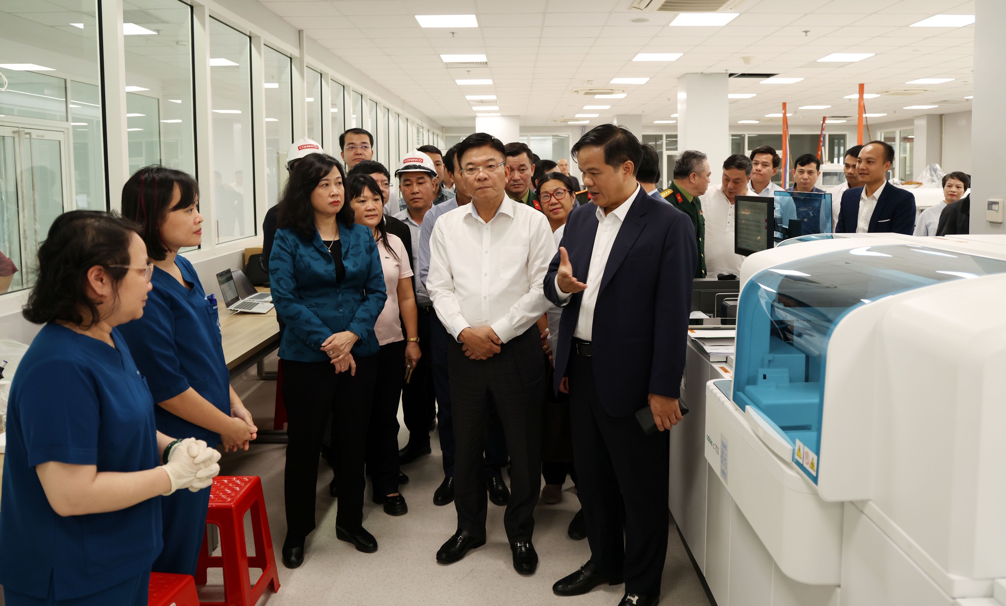 មន្ទីរពេទ្យ Bach Mai និងកន្លែងទីពីររបស់មន្ទីរពេទ្យមិត្តភាព Viet Duc បានបើកសម្ពោធនាថ្ងៃទី 19 ខែធ្នូ - រូបថតទី 5 ។ Cơ sở 2 Bệnh viện Bạch Mai và Bệnh viện Hữu nghị Việt Đức khánh thành ngày 19/12- Ảnh 5.