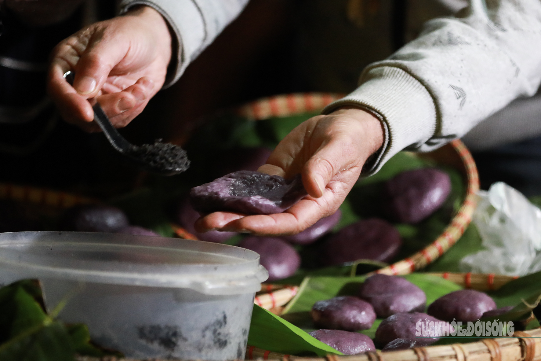 Du khách quốc tế vào bản người Tày học làm bánh dày- Ảnh 9. Du khách quốc tế vào bản người Tày học làm bánh dày- Ảnh 9.