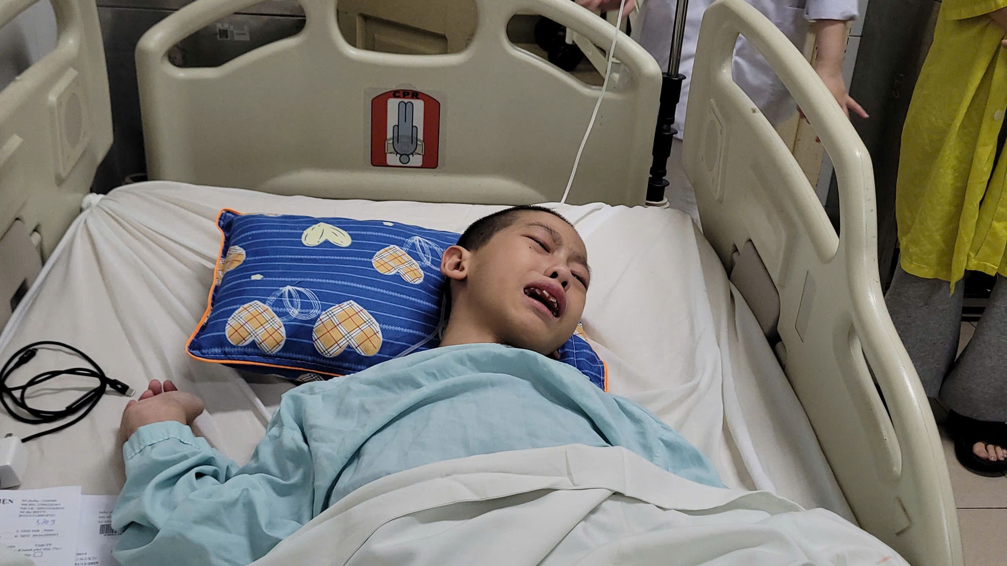 Xót xa trước nguy cơ tàn phế vĩnh viễn của cậu bé 10 tuổi bại não cần được trợ giúp- Ảnh 1. Xót xa trước nguy cơ tàn phế vĩnh viễn của cậu bé 10 tuổi bại não cần được trợ giúp- Ảnh 1.