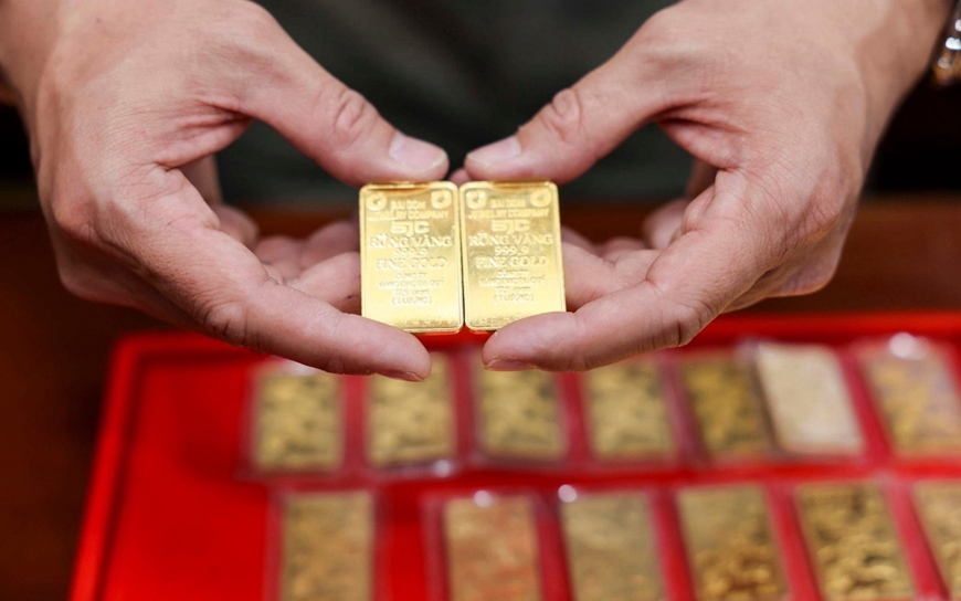 Giá vàng hôm nay ngày 9/12 ồ ạt giảm rất mạnh- Ảnh 2. Giá vàng hôm nay ngày 8/12 lại đảo chiều tăng mạnh