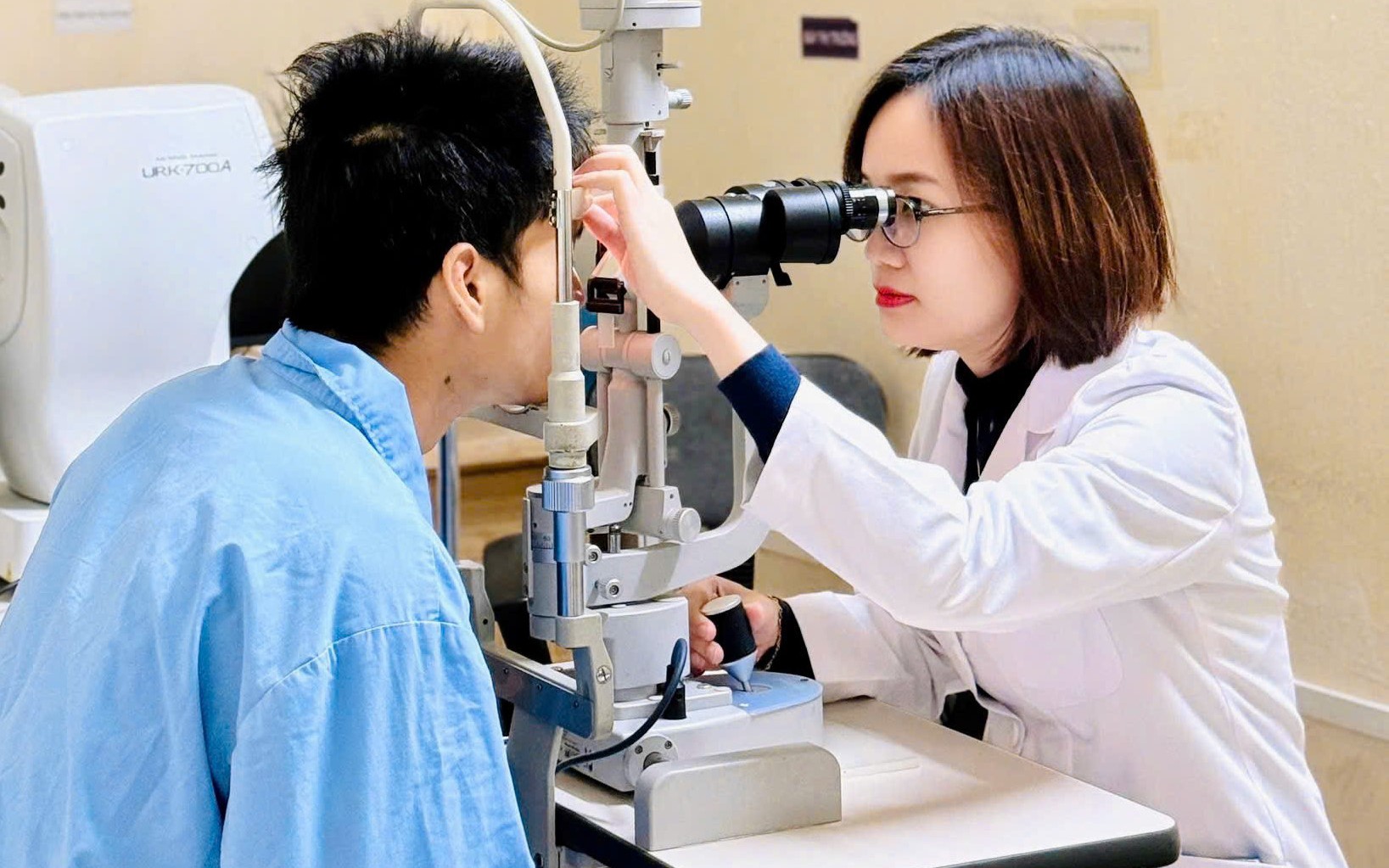 Mổ mắt miễn phí cho trẻ có khuyết tật về mắt tại Hưng Yên- Ảnh 2. Mắt dập nát do tai nạn lao động, bệnh nhân được cứu thoát nguy cơ mất thị lực