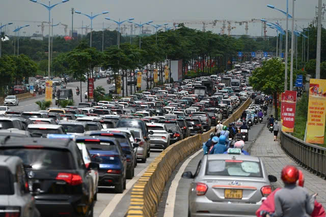 Hà Nội chi hơn 1,5 triệu tỉ đồng, giảm 40% ùn tắc năm 2030- Ảnh 1. Hà Nội chi hơn 1,5 triệu tỉ đồng, giảm 40% ùn tắc năm 2030- Ảnh 1.