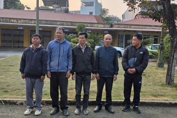 Công an Tuyên Quang công bố số điện thoại tiếp nhận tố giác hành vi đánh bạc- Ảnh 2. Công an Tuyên Quang công bố số điện thoại tiếp nhận tố giác hành vi đánh bạc- Ảnh 2.