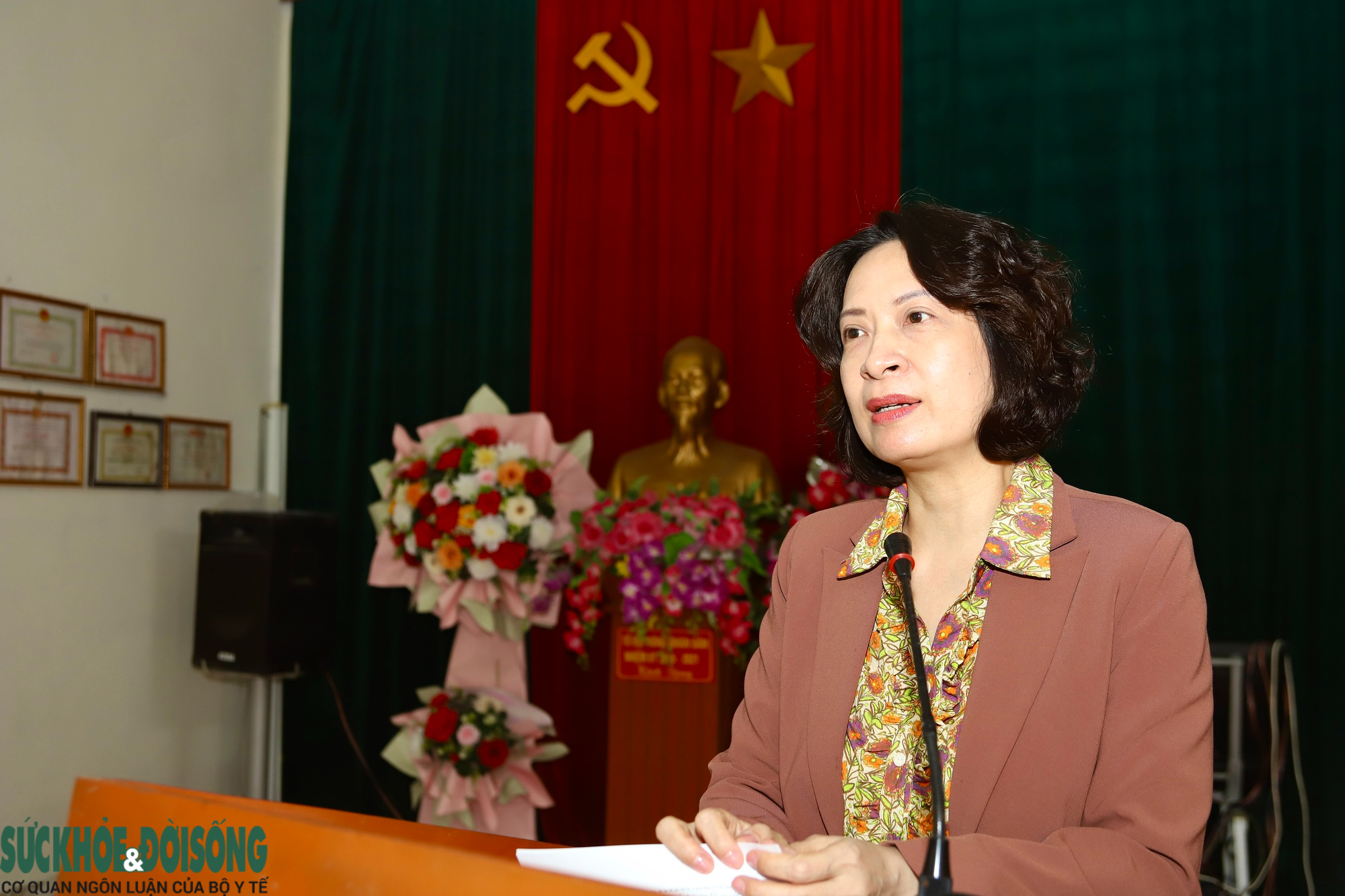 وزارت بهداشت از کار سالمندان در نین بین بازدید کرد، وظایف مهم زیادی تعیین شد - عکس ۲. Bộ Y tế kiểm tra công tác người cao tuổi tại Ninh Bình, nhiều nhiệm vụ quan trọng được đặt ra- Ảnh 2.