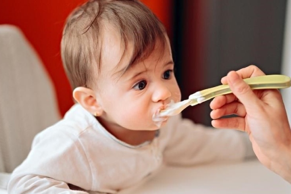 Chế độ dinh dưỡng chống sụt cân cho trẻ bị tay chân miệng- Ảnh 3.