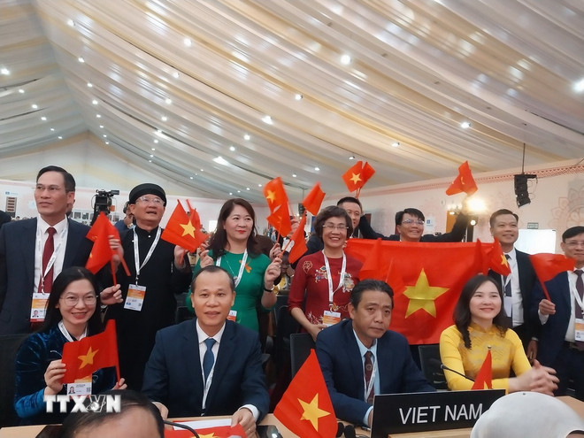 UNESCO ghi danh Nghề làm tranh Đông Hồ vào Danh sách Di sản cần bảo vệ khẩn cấp- Ảnh 2. UNESCO ghi danh Nghề làm tranh Đông Hồ vào Danh sách Di sản cần bảo vệ khẩn cấp- Ảnh 2.