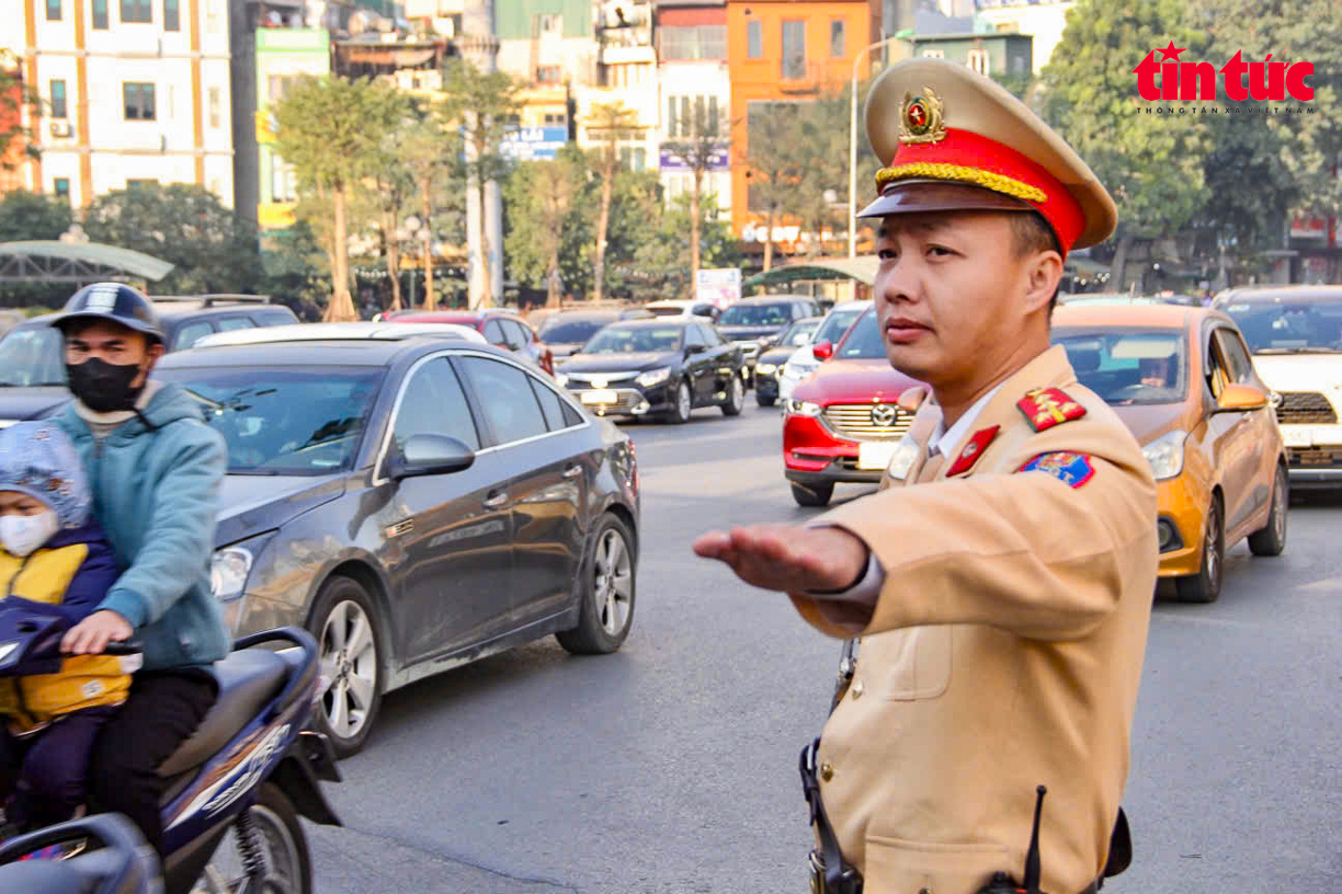 Công an Hà Nội khuyến khích nhân dân phản ánh bất cập về giao thông- Ảnh 5.