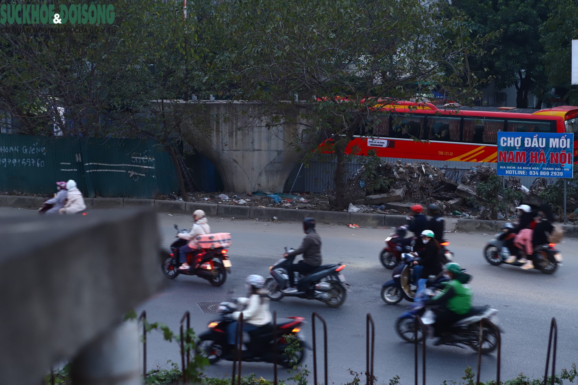 Hiện trạng cầu vượt bị bỏ dở nhiều năm mới được yêu cầu phải hoàn thành trong 2025- Ảnh 11.