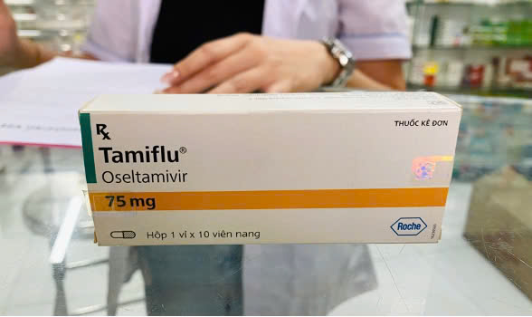 TPHCM: Nhiều người đi tiêm vaccine phòng cúm, thuốc Tamiflu tăng giá- Ảnh 2.