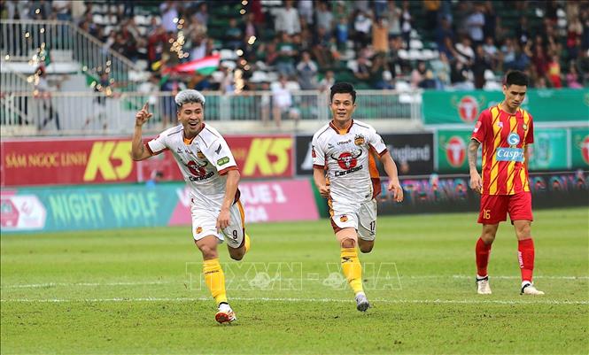 ‘Bữa tiệc’ khai màn lượt về V-League 2024 - 2025 ở Pleiku và Hàng Đẫy- Ảnh 1.