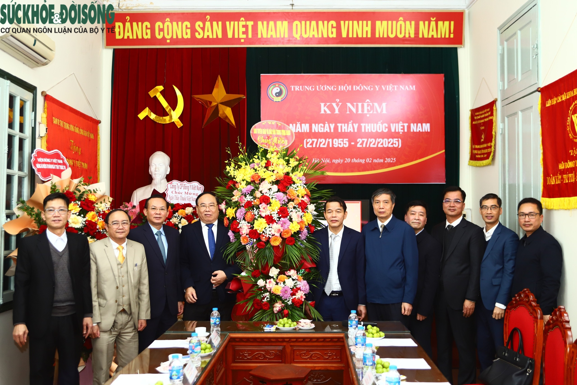 Phó Trưởng Ban Tuyên giáo và Dân vận Trung ương thăm, chúc mừng Ngày Thầy thuốc Việt Nam một số đơn vị y tế- Ảnh 5.