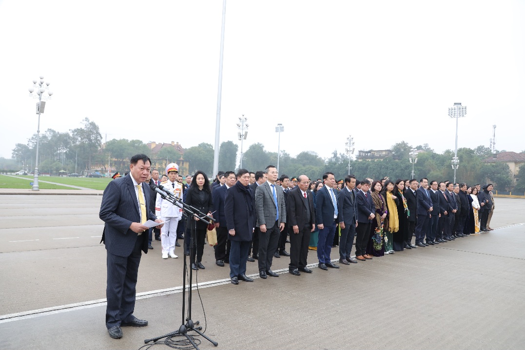 Kỷ niệm 70 năm Ngày Thầy thuốc Việt Nam: Đoàn Đại biểu Bộ Y tế báo công dâng Bác- Ảnh 2.