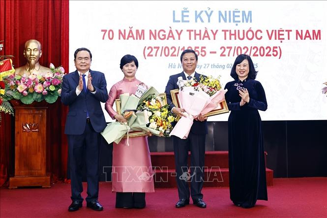 Chủ tịch Quốc hội dự Lễ kỷ niệm 70 năm Ngày Thầy thuốc Việt Nam tại Bệnh viện Hữu Nghị- Ảnh 4.