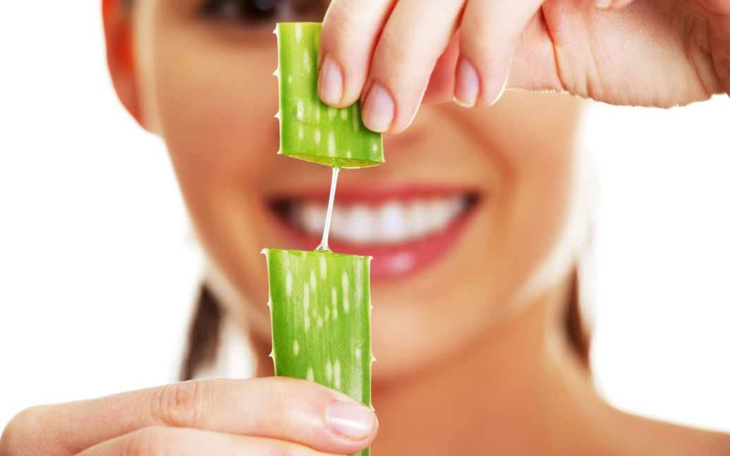 Những bài thuốc dân gian dưỡng da, chống khô nứt nẻ trong tiết trời lạnh- Ảnh 6. Bác sĩ hướng dẫn cách dưỡng da tại nhà vô cùng đơn giản