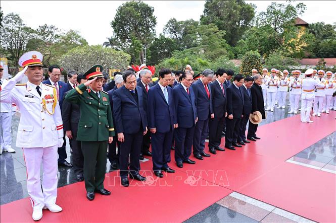 Lãnh đạo Đảng, Nhà nước vào Lăng viếng Chủ tịch Hồ Chí Minh   - Ảnh 3.