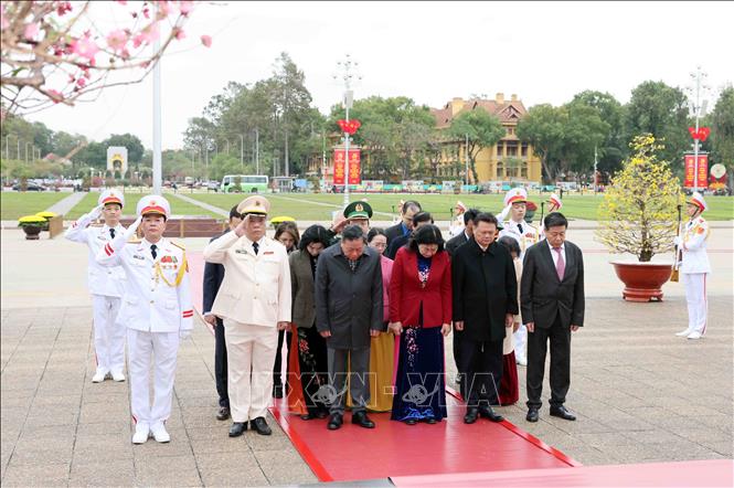 Lãnh đạo Đảng, Nhà nước vào Lăng viếng Chủ tịch Hồ Chí Minh   - Ảnh 6.