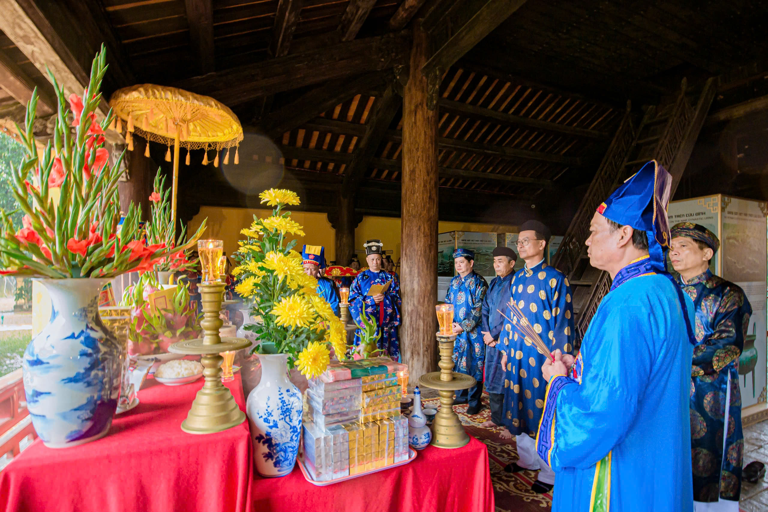 Hoàng cung Huế hạ nêu, khai ấn tân niên- Ảnh 2.