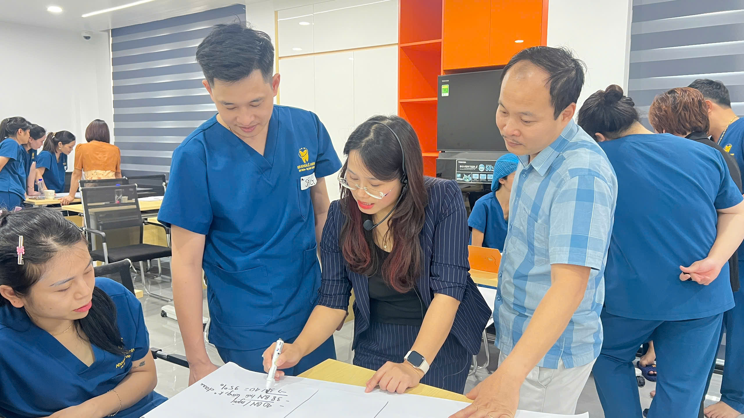 Chuyên gia Vân Nguyễn HR – Người đồng hành nâng tầm quản trị cho phòng khám nha khoa Việt