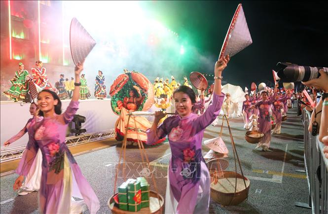 Việt Nam gây ấn tượng sâu sắc tại lễ hội văn hóa Chingay Parade 2025 ở Singapore- Ảnh 3.