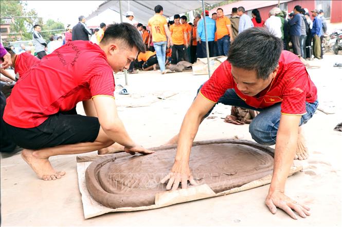 Đặc sắc trò chơi pháo đất Ninh Giang- Ảnh 1.