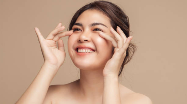 Axit hyaluronic là thành phần giúp da mềm mại, trẻ trung và dẻo dai