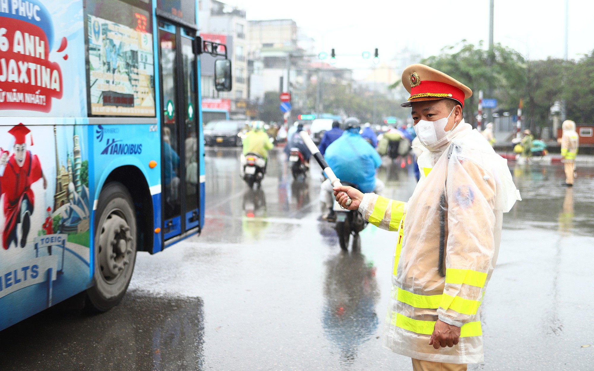 CSGT Hà Nội siết chặt xử lý vi phạm giao thông mọi khung giờ