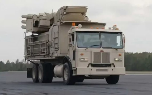 Mỹ tạo mô hình Pantsir-S1 của Nga từ xe chở rác để làm mồi nhử F-16 và F-18