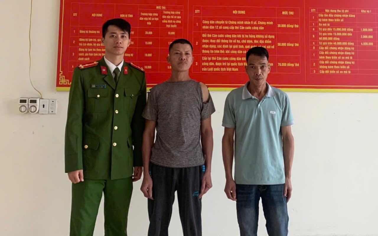 Công an xã phát hiện người đàn ông biểu hiện không bình thường đi lạc