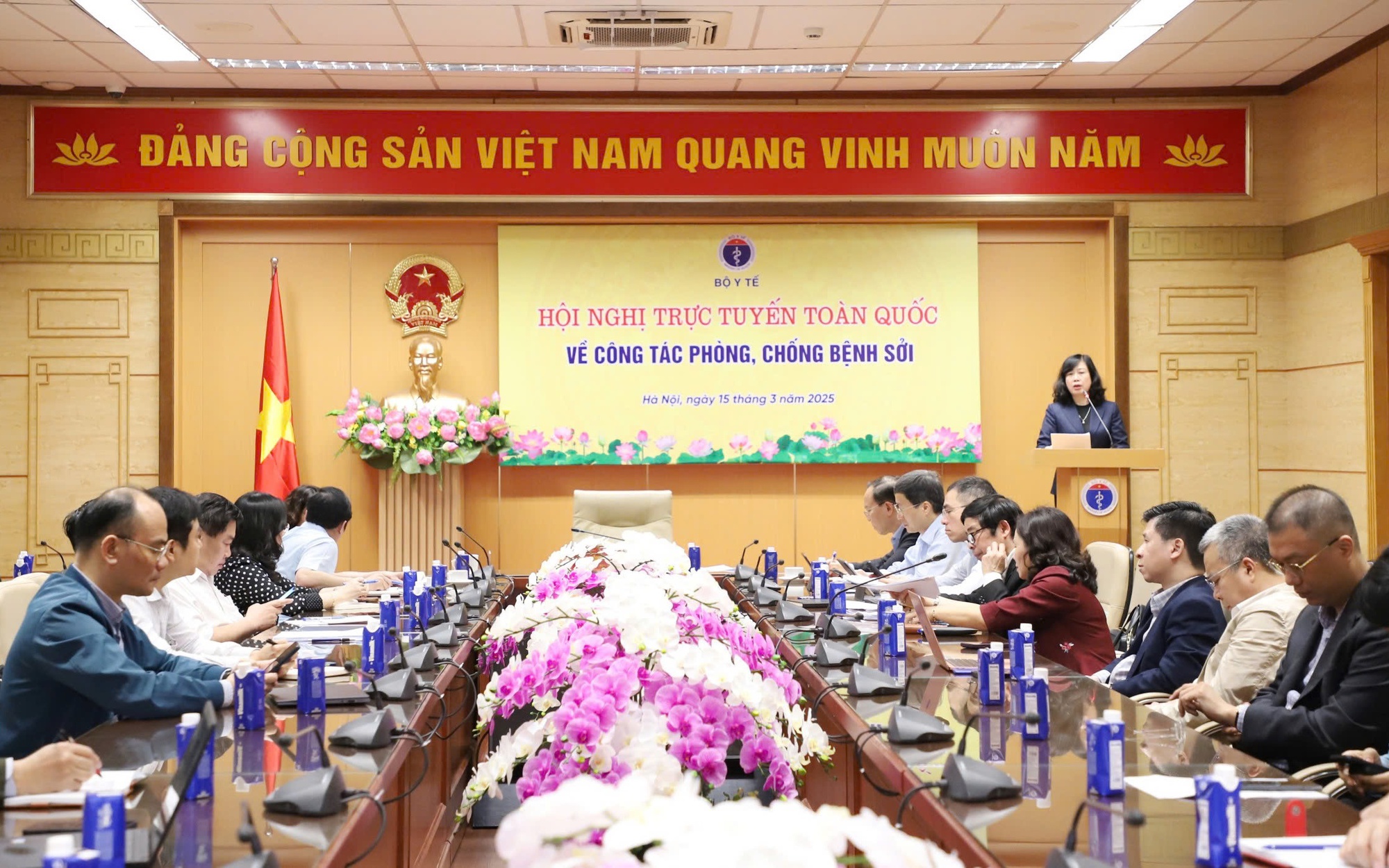 Trước nguy cơ tăng ca mắc sởi, Bộ trưởng Bộ Y tế yêu cầu phải đẩy nhanh chiến dịch tiêm vaccine phòng sởi