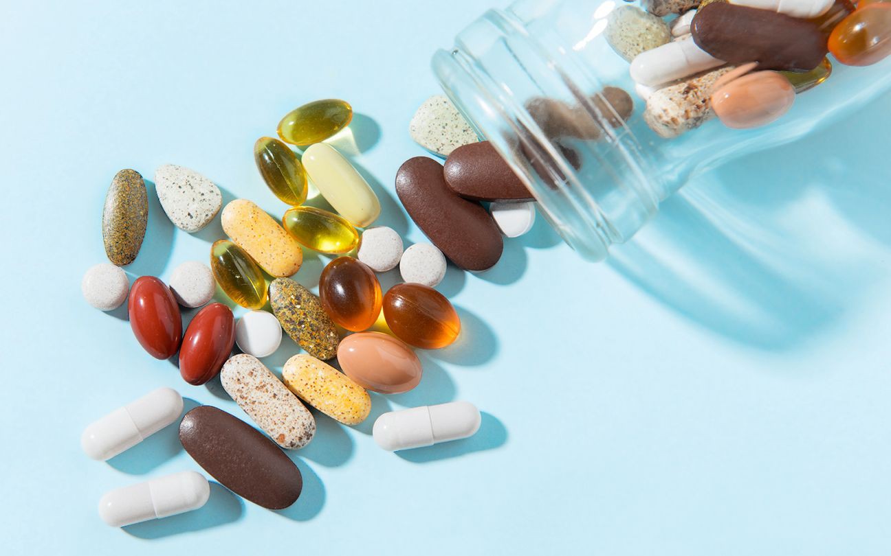 Những thói quen đang gây tổn thương gan mỗi ngày- Ảnh 2. 6 loại thực phẩm bổ sung có thể gây tổn thương gan