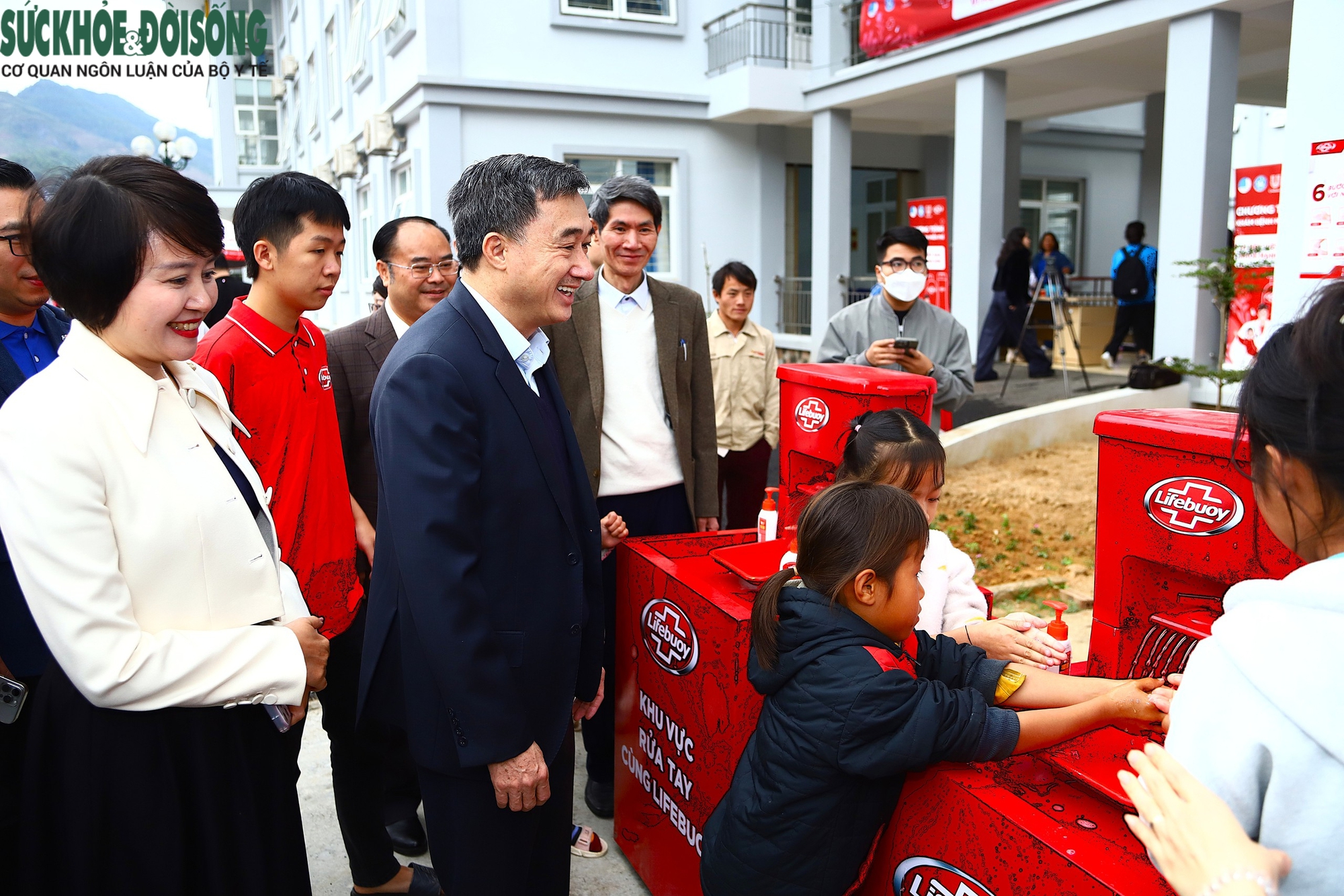 Chương trình ‘Vì một Việt Nam khoẻ mạnh hơn’ khám bệnh, cấp phát thuốc miễn phí cho người dân tại Nậm Nhùn, Lai Châu- Ảnh 19.