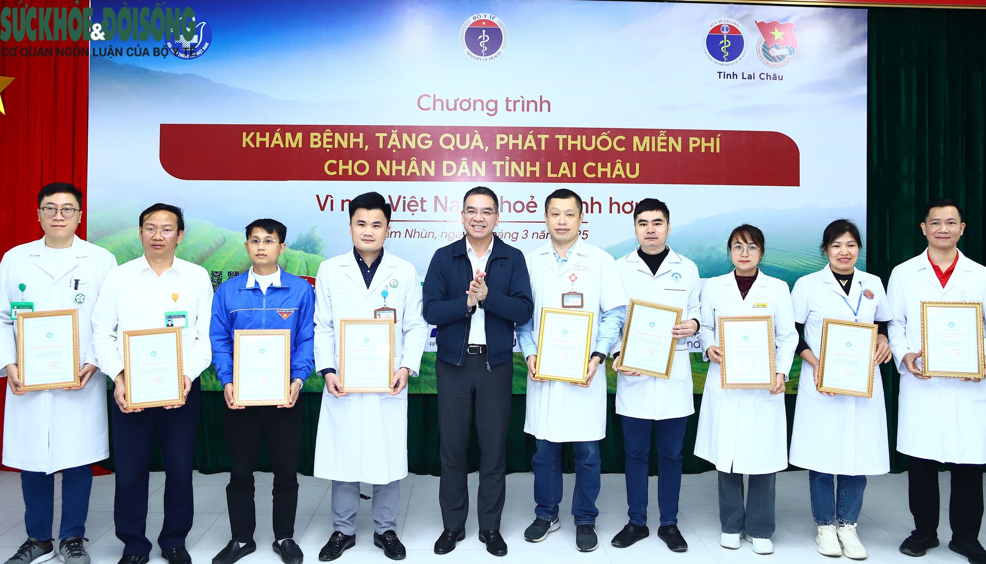 Chương trình ‘Vì một Việt Nam khoẻ mạnh hơn’ khám bệnh, cấp phát thuốc miễn phí cho người dân tại Nậm Nhùn, Lai Châu- Ảnh 16.