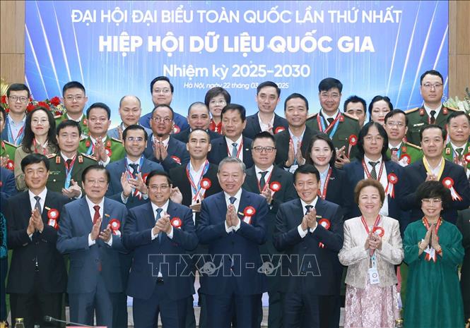 Tổng Bí thư và Thủ tướng dự Đại hội lần thứ nhất Hiệp hội Dữ liệu quốc gia- Ảnh 6.