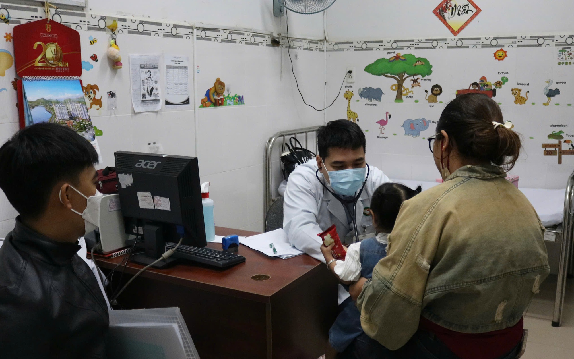 Khám sàng lọc tim bẩm sinh miễn phí cho trẻ em và người dân Ninh Thuận