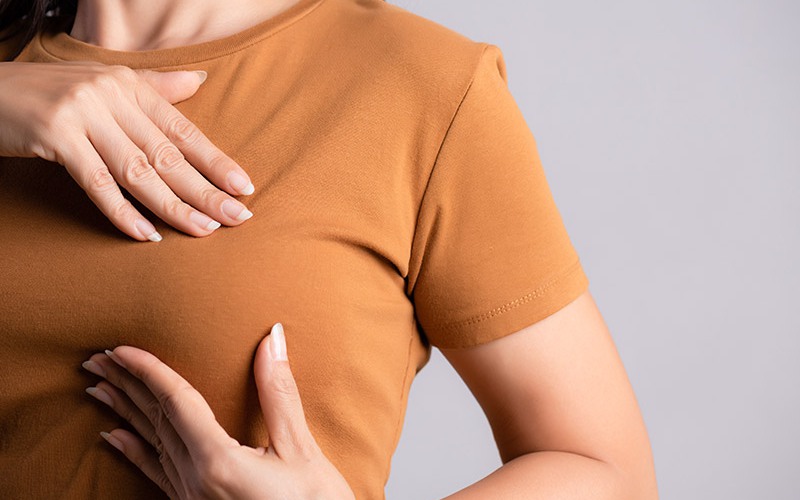 8 nguyên nhân tiềm ẩn gây đau núm vú và cách điều trị