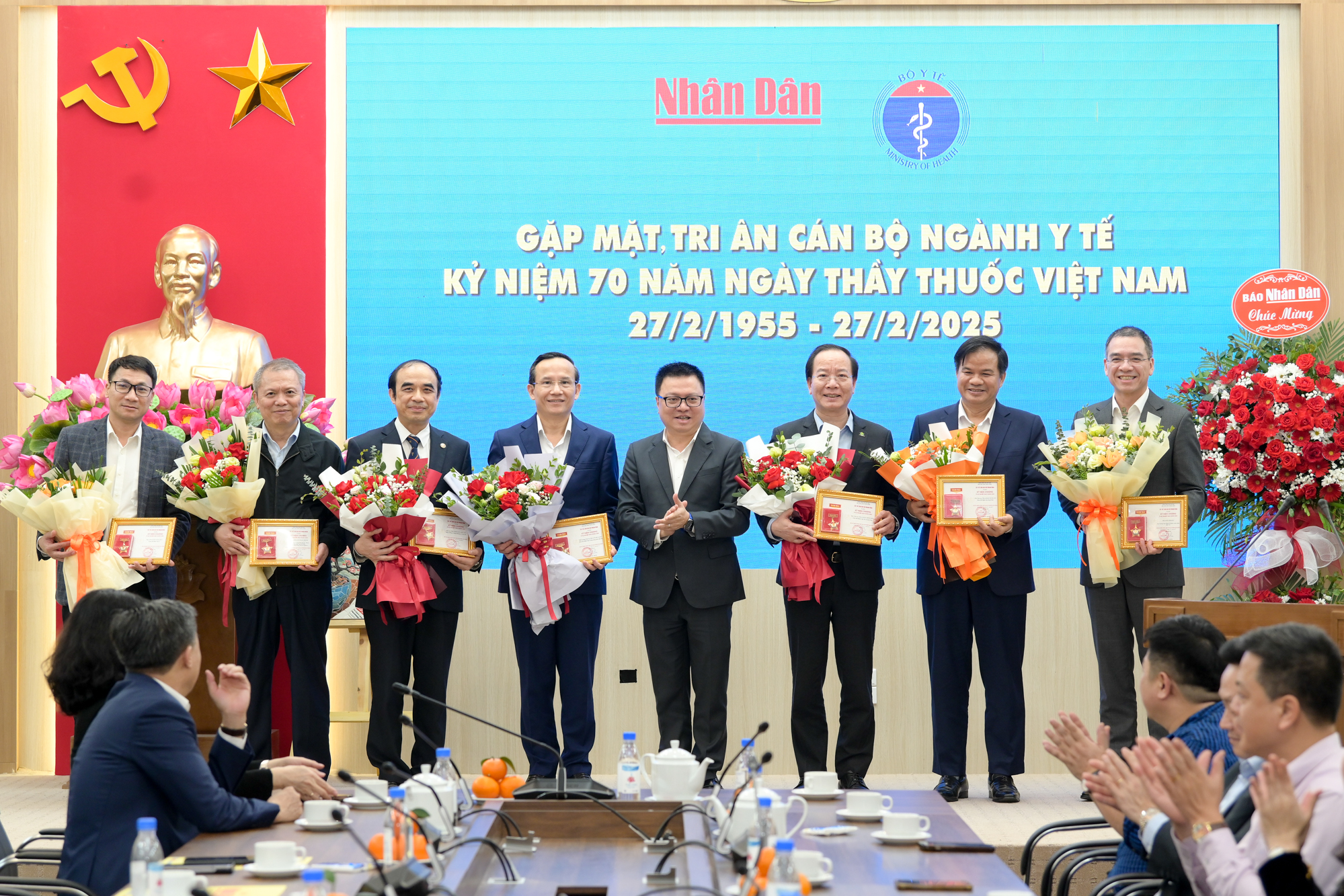 Báo Nhân Dân gặp mặt, tri ân cán bộ ngành y tế- Ảnh 4.