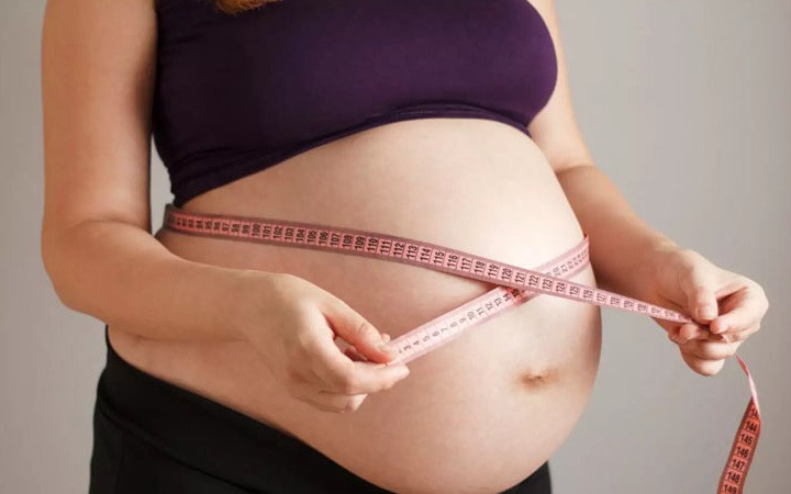 Mẹ bầu bị béo phì có ảnh hưởng đến sự phát triển của em bé không?