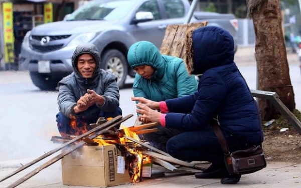 Cập nhật thông tin mới nhất về đợt không khí lạnh đang bao phủ miền Bắc và miền Trung