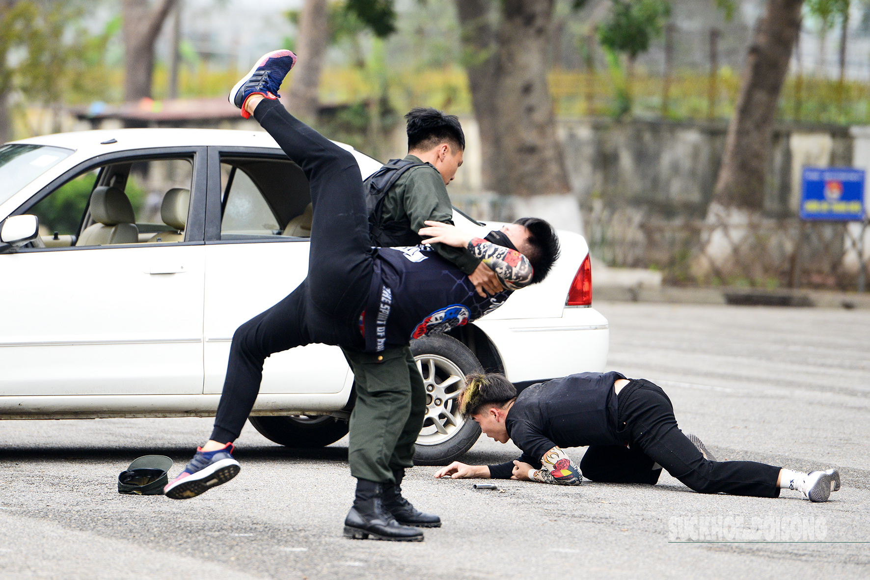 Mãn nhãn màn biểu diễn võ thuật, khí công, tấn công tội phạm của lực lượng cảnh sát- Ảnh 6.