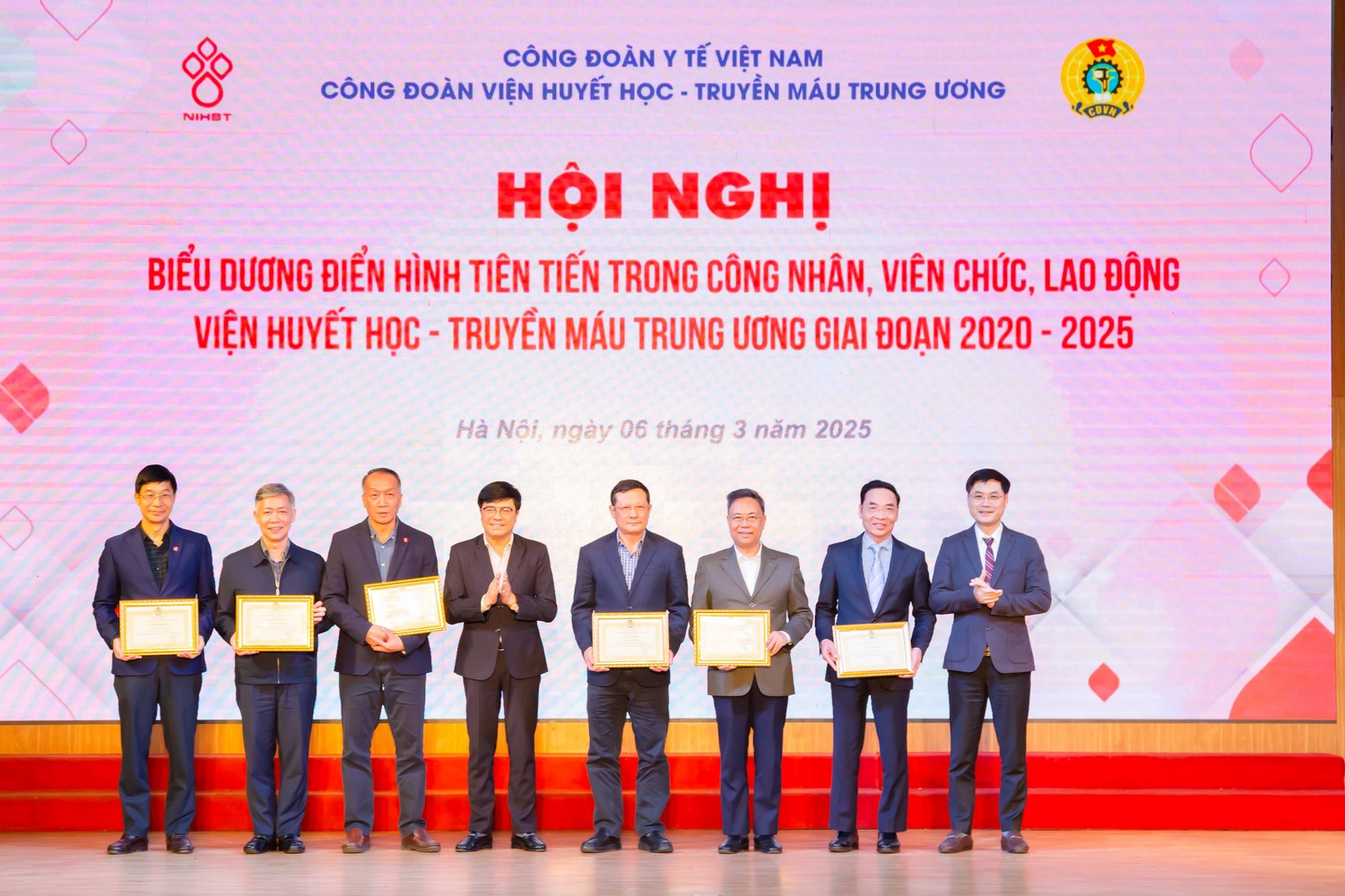 Phong trào thi đua của 'Viện Máu' luôn hướng đến nâng chất lượng dịch vụ khám chữa bệnh- Ảnh 2.