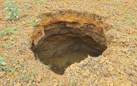 Hố tử thần ở Bắc Kạn còn lan rộng đến khi nào?